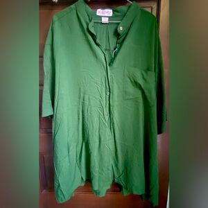 NWOT Kikomo women’s shirt